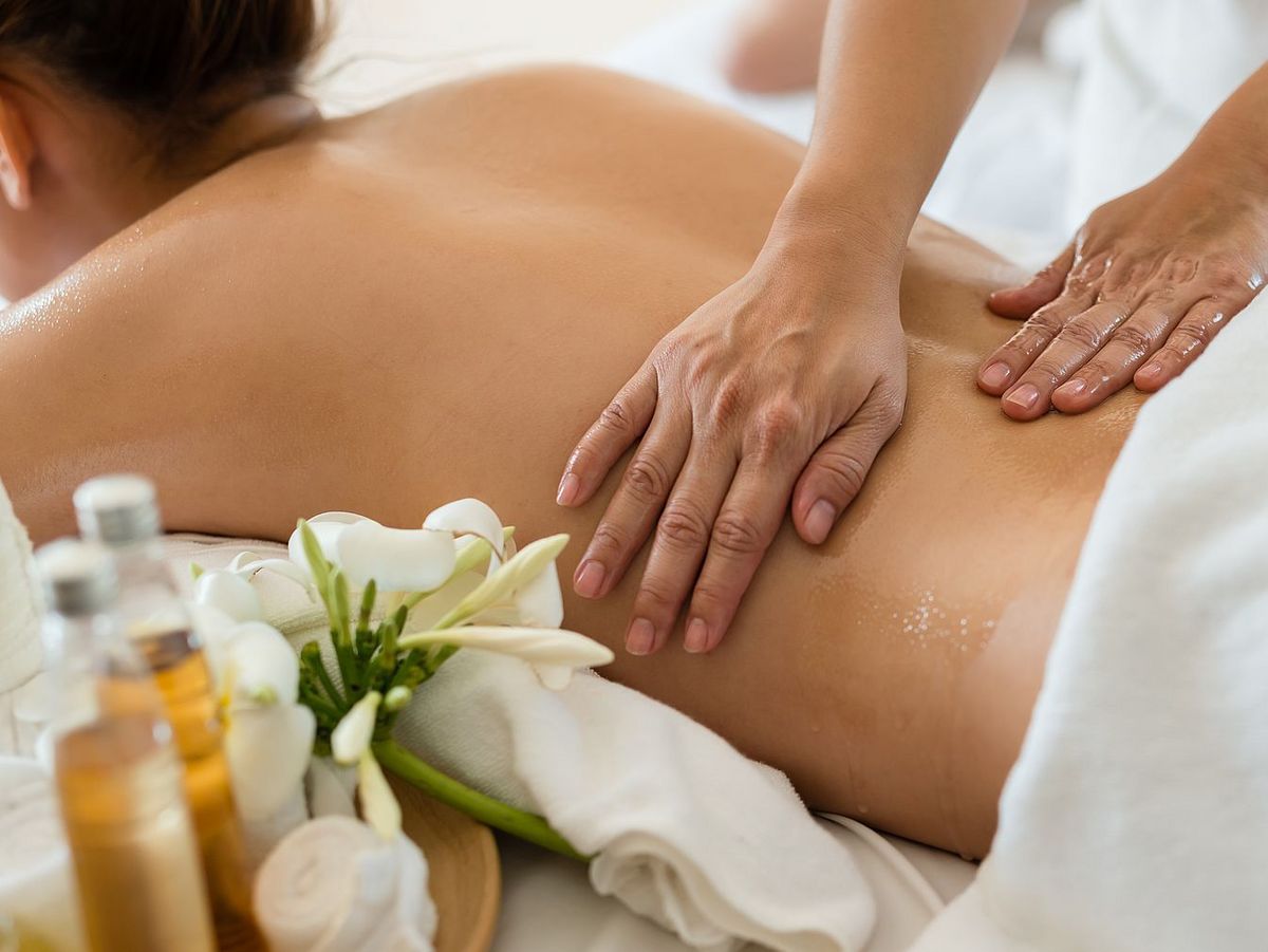 Massage im Hotel AlpenSchlössl Wohltuende Massagebehandlung im Hotel AlpenSchlössl in Söll