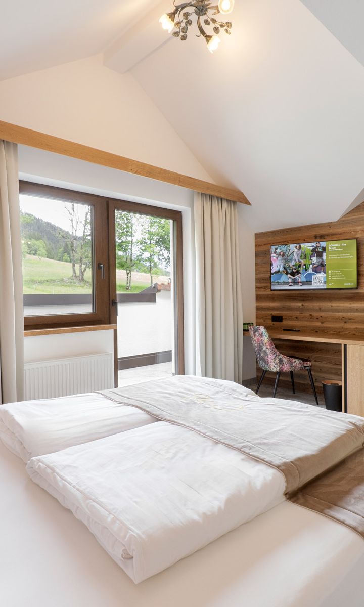Alpenkaiser Double Room: Join Carina for a Look Inside Your Retreat for Two Alpenkaiser Double Room: Join Carina for a Look Inside Your Retreat for Two
