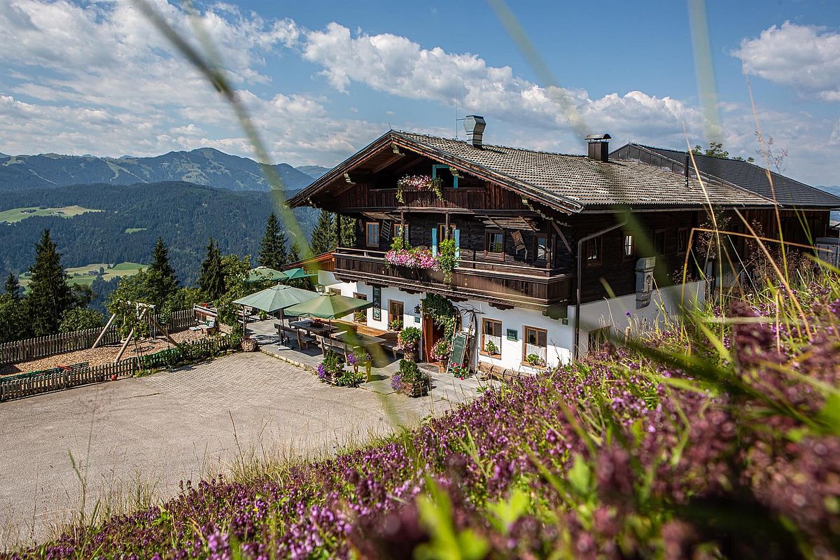 Alpengasthaus Stallhäusl in Söll am Wilden Kaiser mit Bergblick